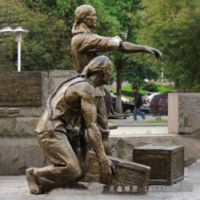 搬东西的人物铜雕，广场景观雕塑