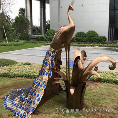 别墅孔雀抽象铜雕 (1)