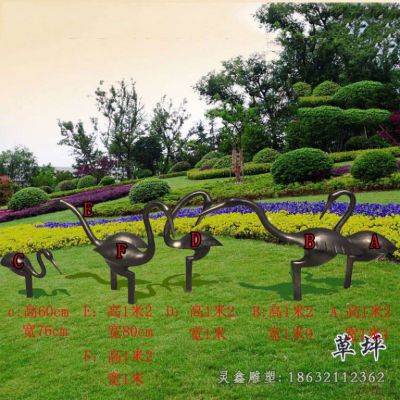 玻璃钢仿铜抽象仙鹤，公园动物雕塑