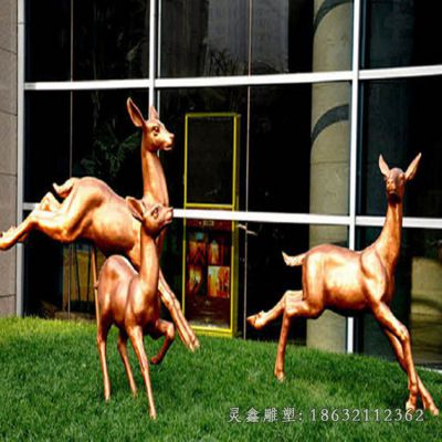 草坪跳跃小鹿铜雕