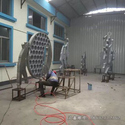街头不锈钢高尔夫球运动雕塑