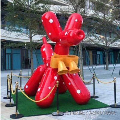 街头不锈钢狗动物雕塑