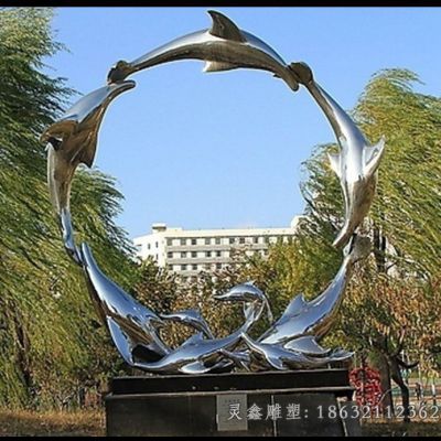 街头不锈钢海豚雕塑