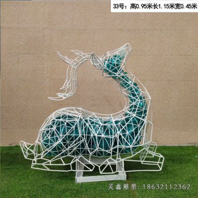 城市不锈钢镂空鹿雕塑