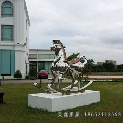 街头不锈钢马雕塑