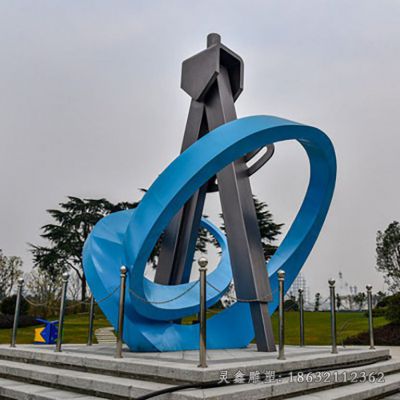 街头不锈钢圆规雕塑 