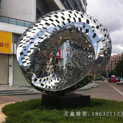 街头不锈钢大型圆环雕塑 