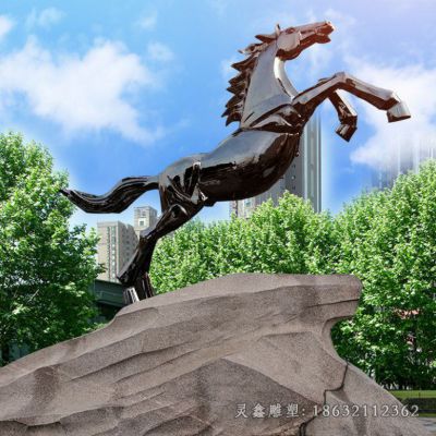 不锈钢马跳跃动物雕塑