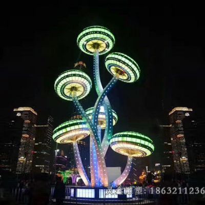 街边不锈钢蘑菇雕塑