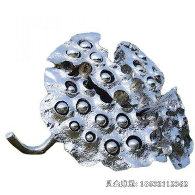 街边不锈钢莲蓬植物雕塑