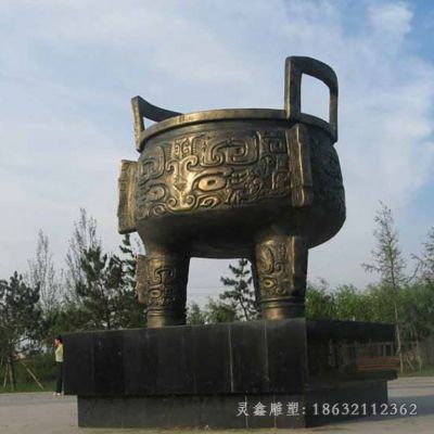 广场三足铜鼎铜雕