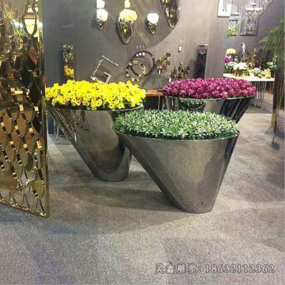 小区不锈钢花瓶景观雕塑 