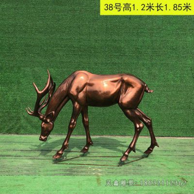 低头小鹿动物铜雕