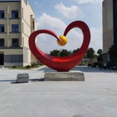 抽象爱心不锈钢雕塑