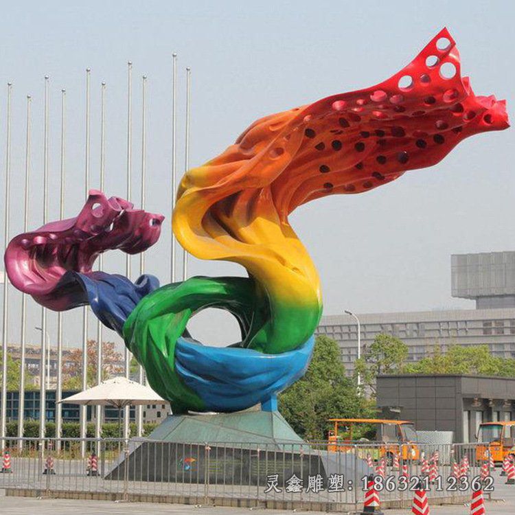不锈钢彩绘彩带景观雕塑