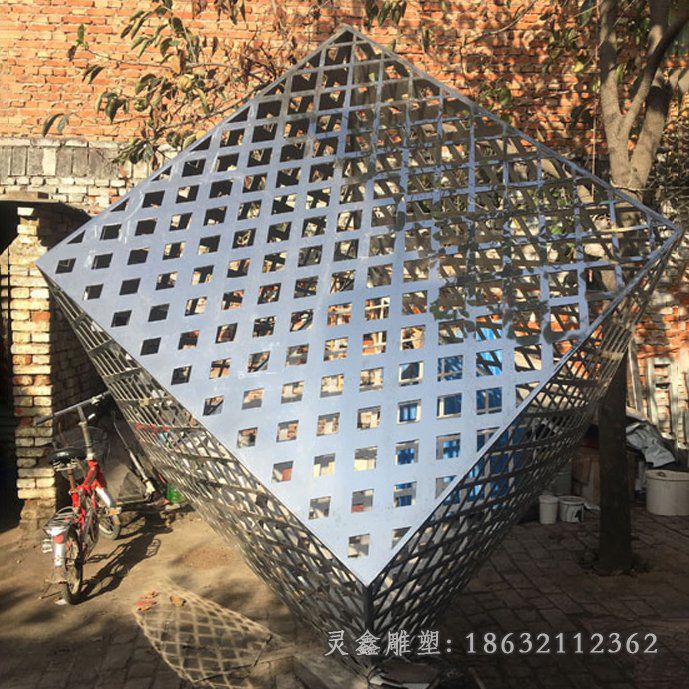 不锈钢企业魔方标志雕塑