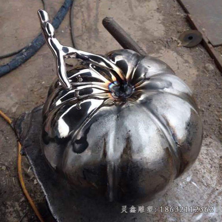 街头不锈钢南瓜雕塑