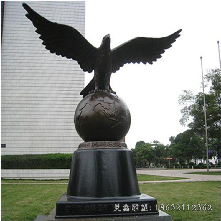 户外老鹰展翅动物铜雕
