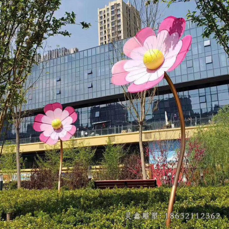 街边不锈钢莲花植物雕塑