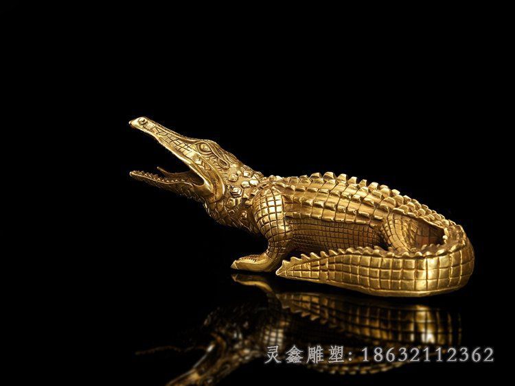 户外鳄鱼动物铜雕