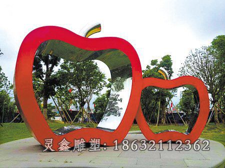 街边不锈钢苹果雕塑